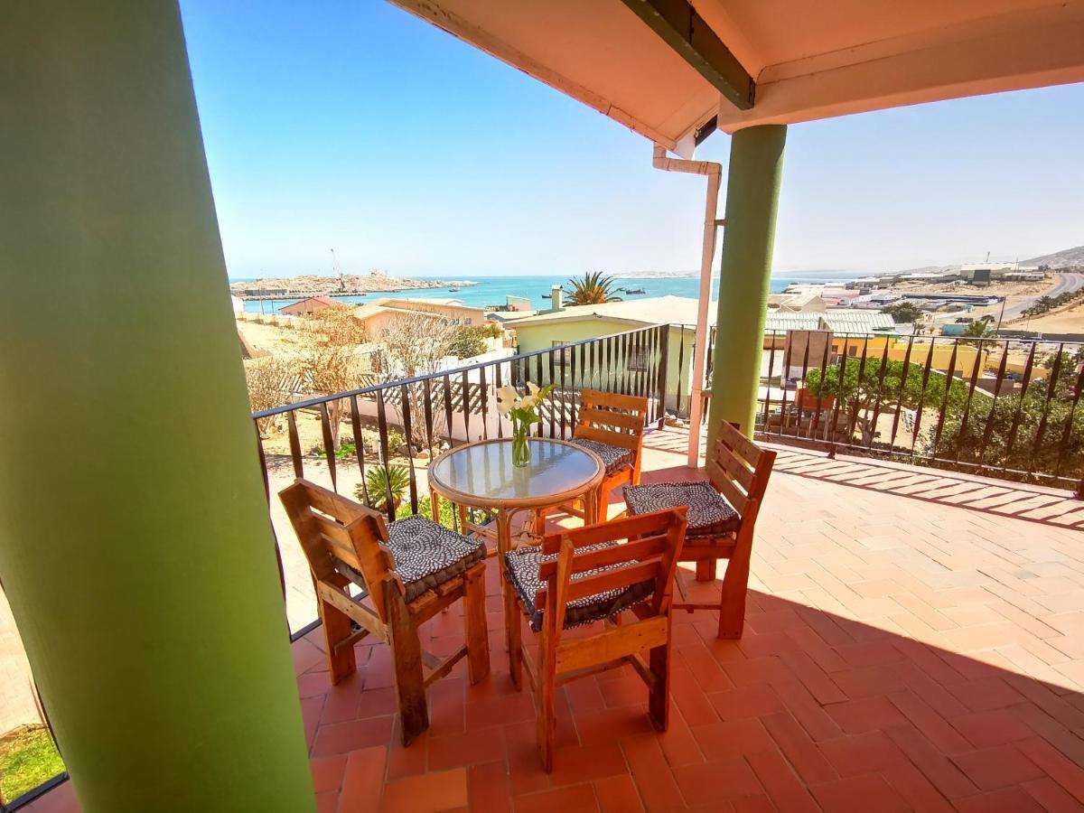 Zur Waterkant Guesthouse Lüderitz 外观 照片