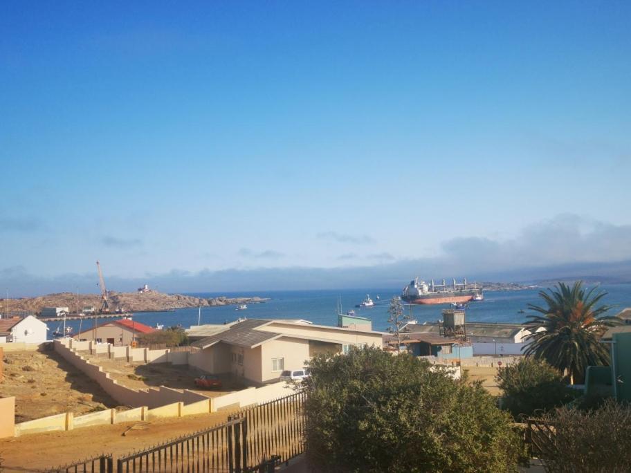 Zur Waterkant Guesthouse Lüderitz 外观 照片