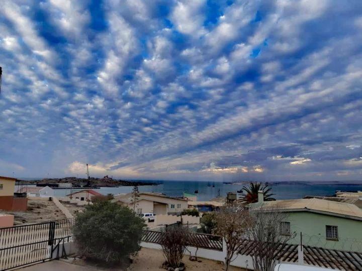 Zur Waterkant Guesthouse Lüderitz 外观 照片